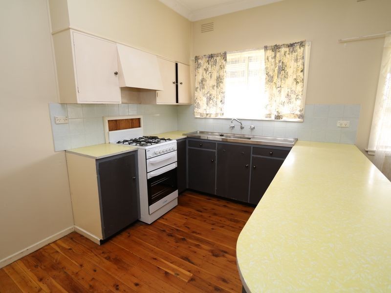 15 Anne Street, Tolland NSW 2650