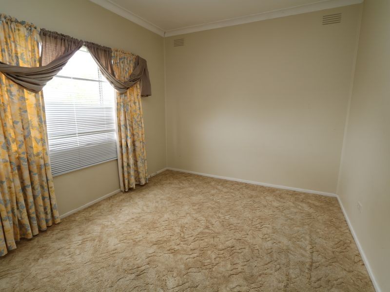 15 Anne Street, Tolland NSW 2650