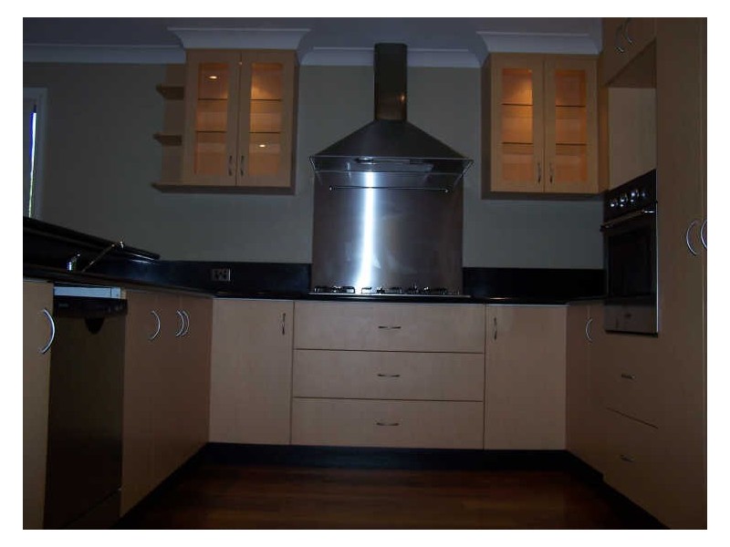 4 Yeomans Place, Kooringal NSW 2650