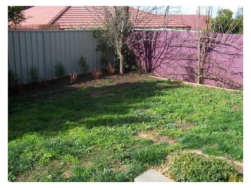 4 Yeomans Place, Kooringal NSW 2650