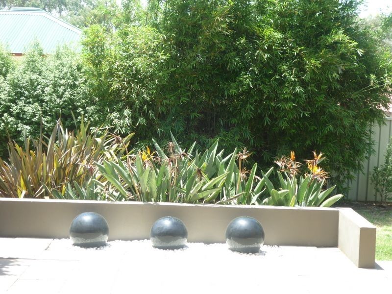 4 Yeomans Place, Kooringal NSW 2650