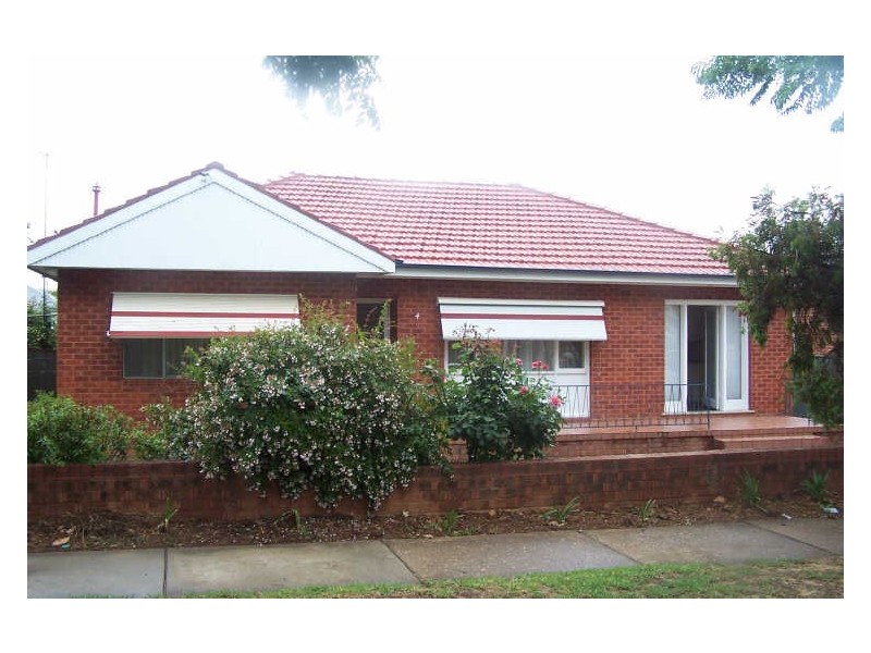 4 Trevor Street, Wagga Wagga NSW 2650
