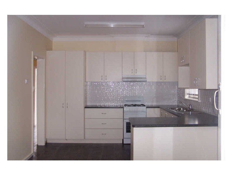 4 Trevor Street, Wagga Wagga NSW 2650