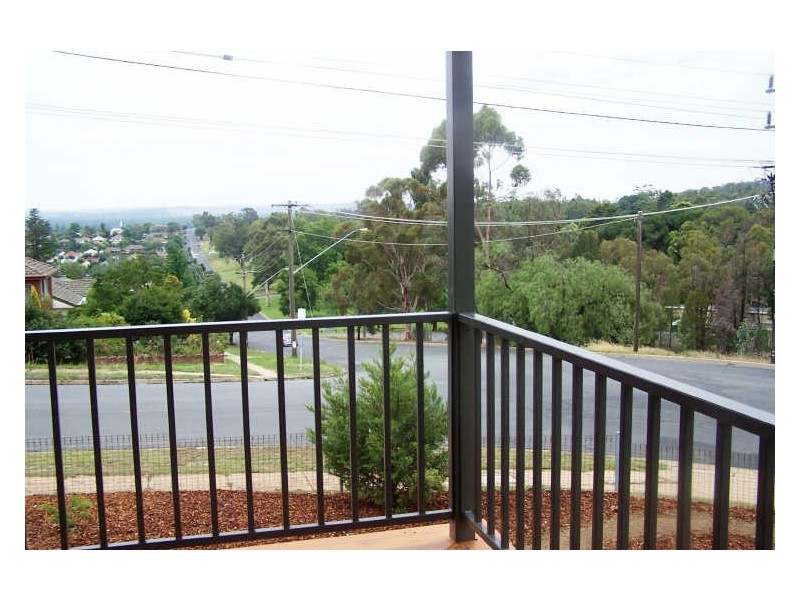 132 Macleay Street, Mount Austin NSW 2650