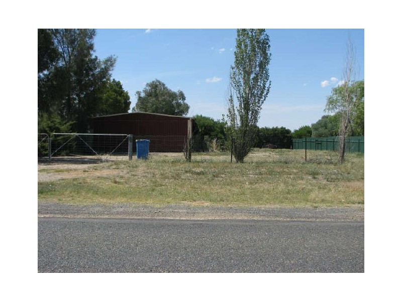 1 Angela Road, Lake Albert NSW 2650