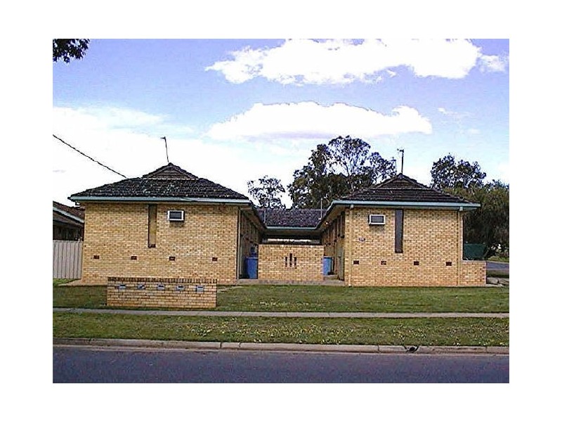 2 & 4/5 Joyes Place, Tolland NSW 2650