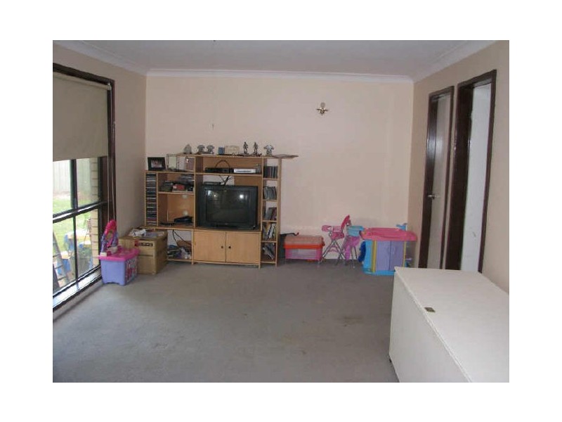 448 Lake Albert Road, Lake Albert NSW 2650