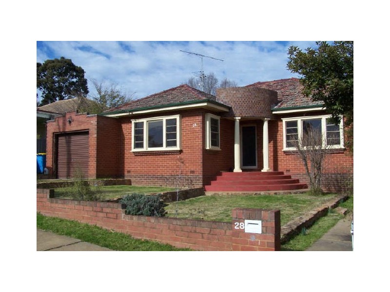 28 Blamey Street, Wagga Wagga NSW 2650