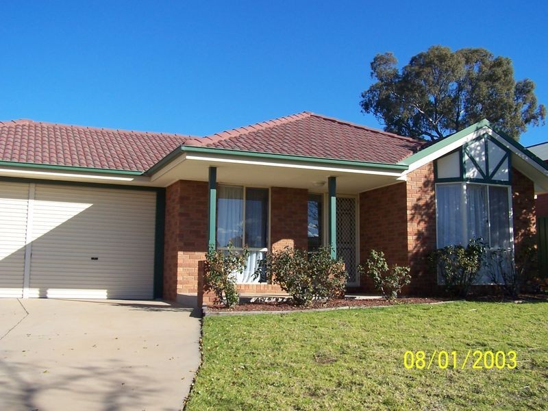 4 Mckeown Street, Estella NSW 2650