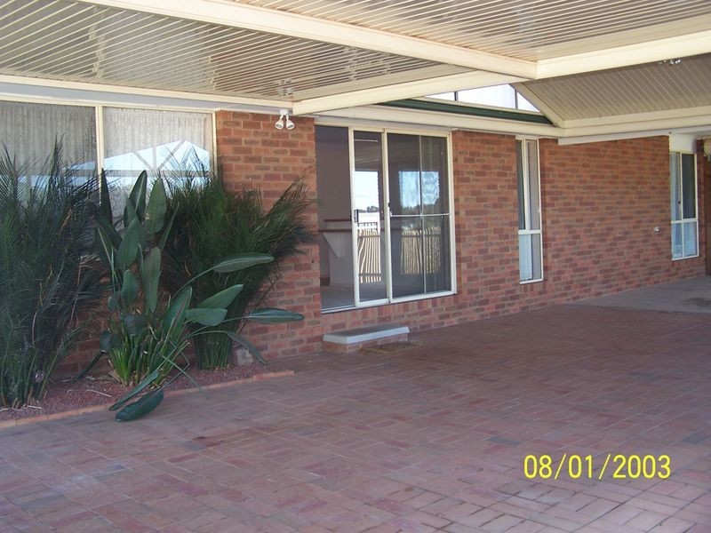 4 Mckeown Street, Estella NSW 2650