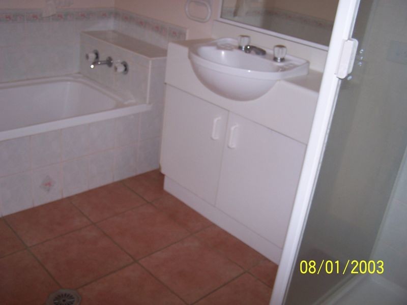 4 Mckeown Street, Estella NSW 2650