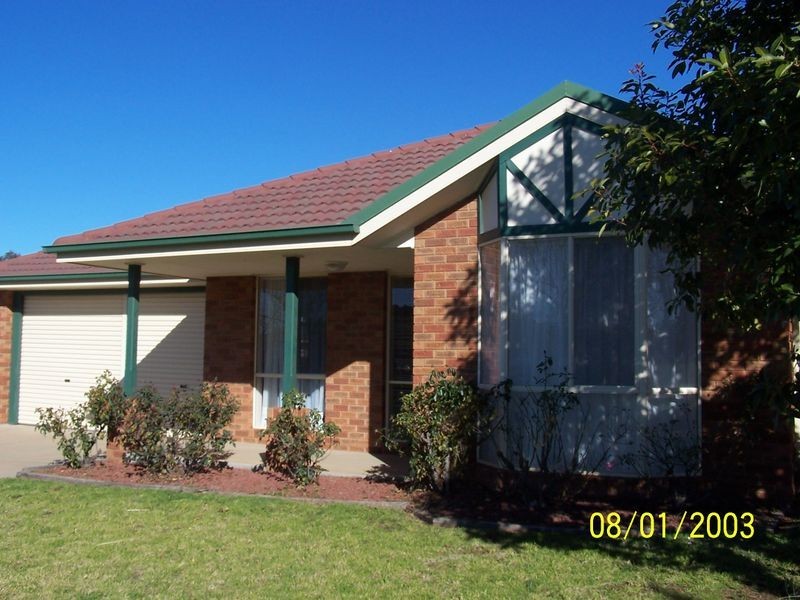 4 Mckeown Street, Estella NSW 2650