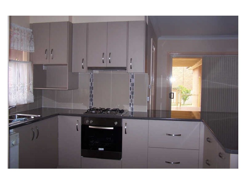 7 Weeroona Street, Bourkelands NSW 2650