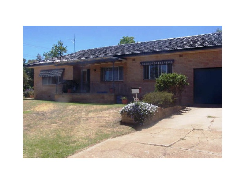 44 Nixon Crescent, Wagga Wagga NSW 2650