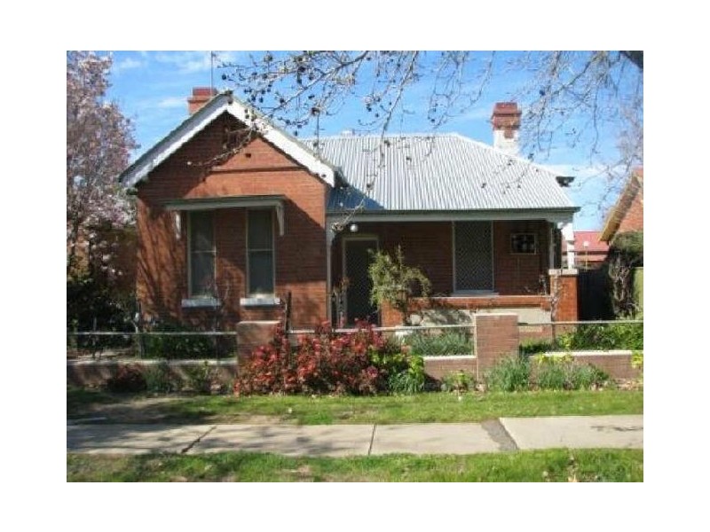 28 Freer Street, Wagga Wagga NSW 2650