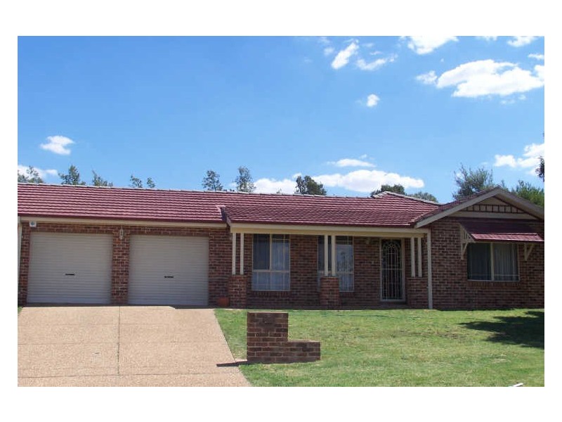 25 Lamilla Street, Glenfield Park NSW 2650