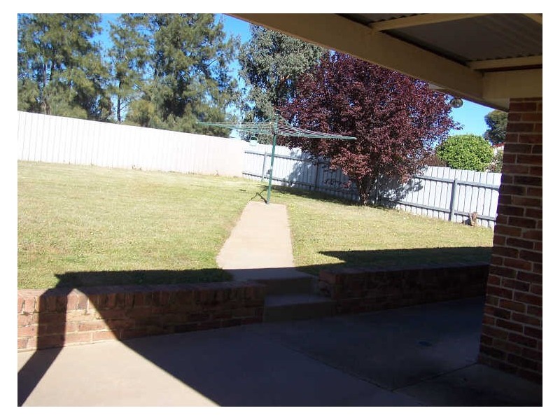 25 Lamilla Street, Glenfield Park NSW 2650