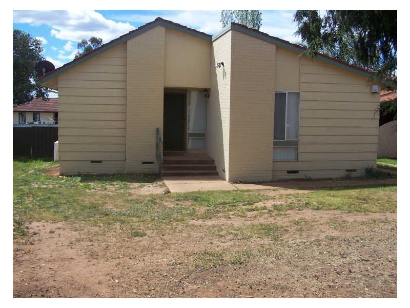 42 Callaghan Street, Ashmont NSW 2650