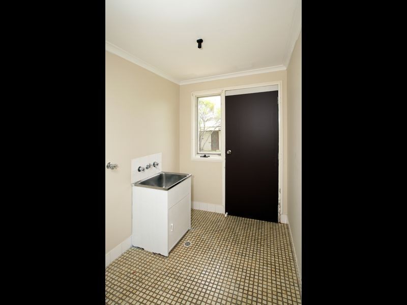 69 Mckell Avenue, Mount Austin NSW 2650