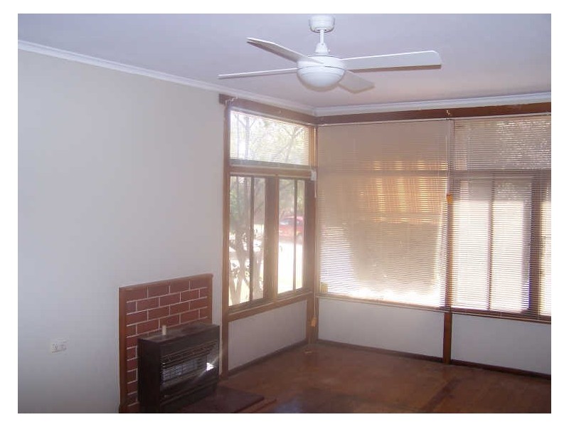 2 Immarna Place, Kooringal NSW 2650