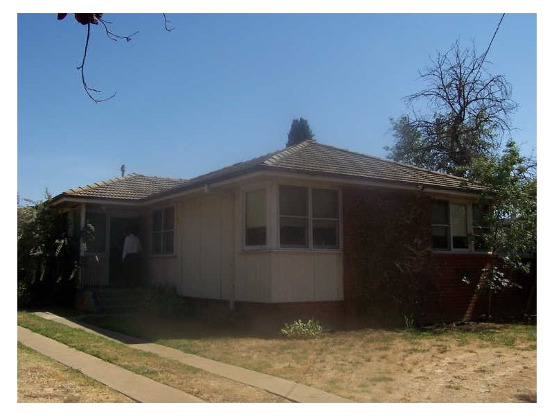 5 Immarna Place, Kooringal NSW 2650