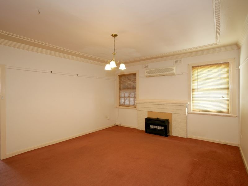 19 Croaker Street, Turvey Park NSW 2650