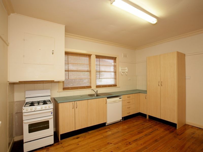 19 Croaker Street, Turvey Park NSW 2650