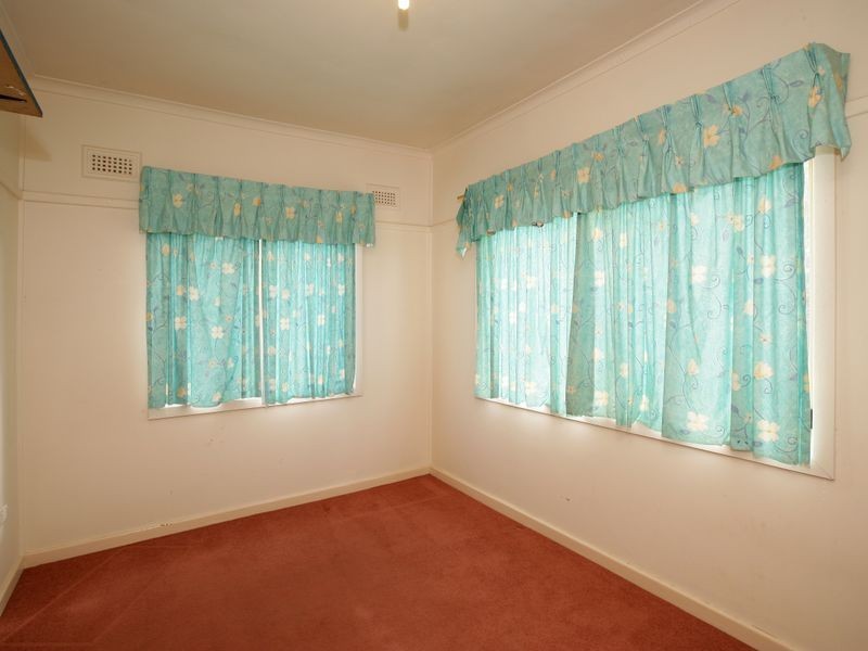 19 Croaker Street, Turvey Park NSW 2650