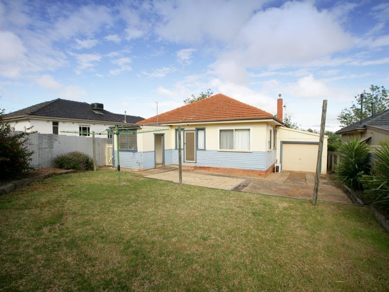 19 Croaker Street, Turvey Park NSW 2650