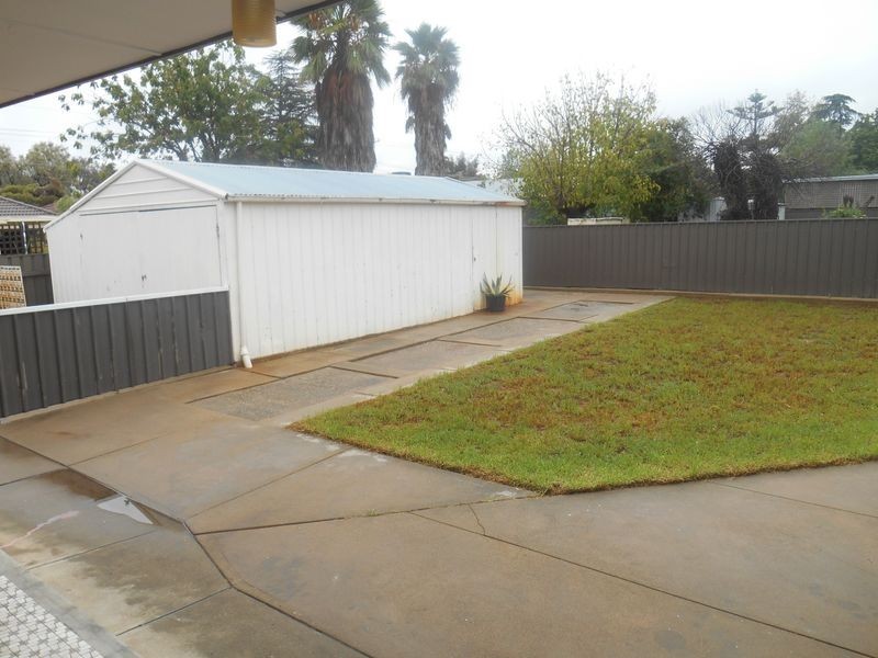 1 Holloway Street, Tolland NSW 2650