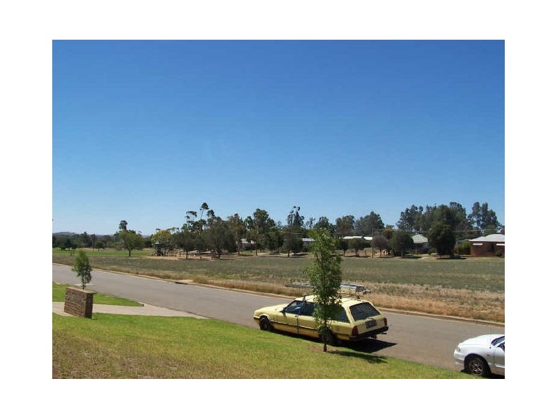 4 Cypress Street, Forest Hill NSW 2651