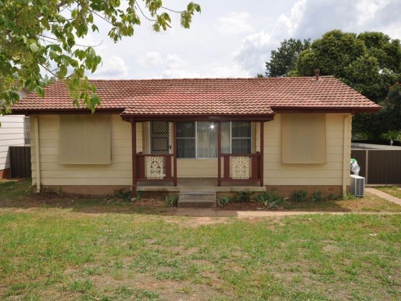 42 Adams Street, Ashmont NSW 2650