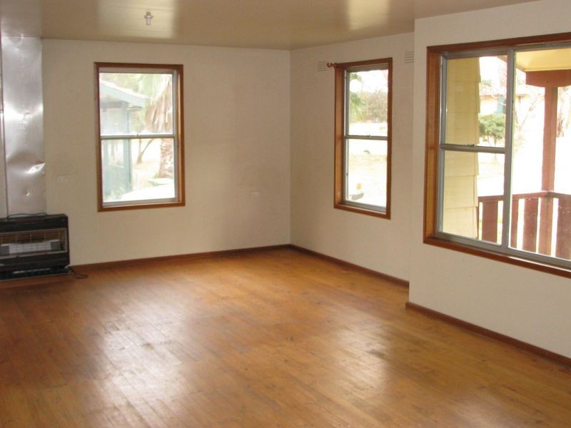 42 Adams Street, Ashmont NSW 2650