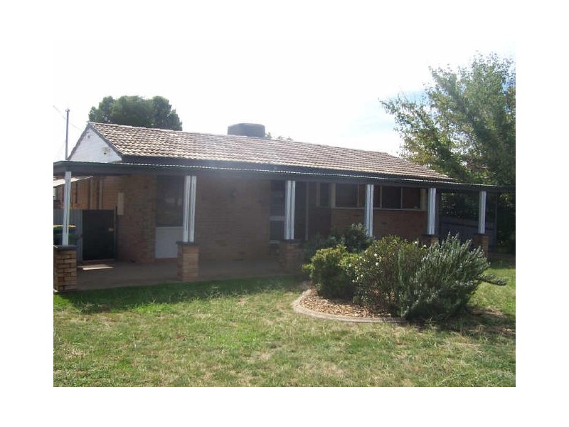 221 Fernleigh Road, Wagga Wagga NSW 2650