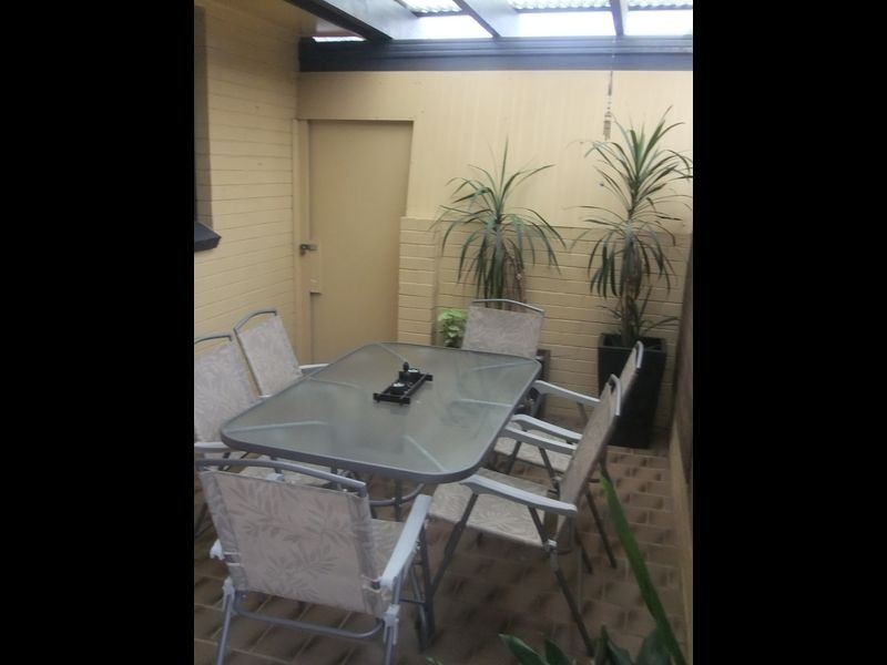 15 White Avenue, Kooringal NSW 2650