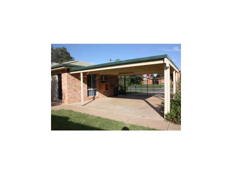18 Eldershaw Drive, Forest Hill NSW 2651