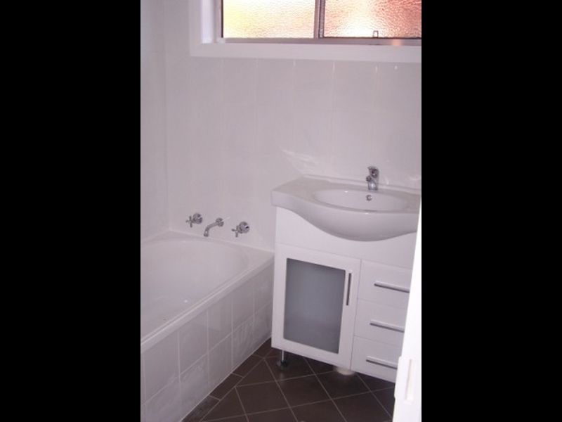 18 Walana Crescent, Kooringal NSW 2650