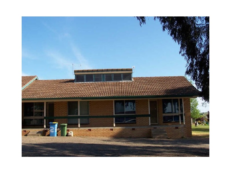 3/3 Joyes Place, Tolland NSW 2650