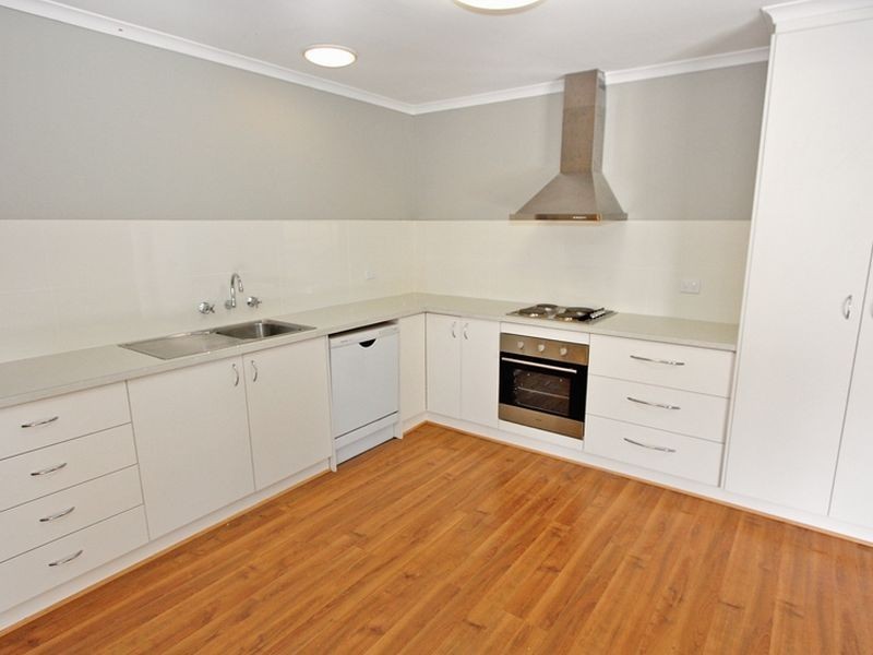 3 Finch Place, Mount Austin NSW 2650