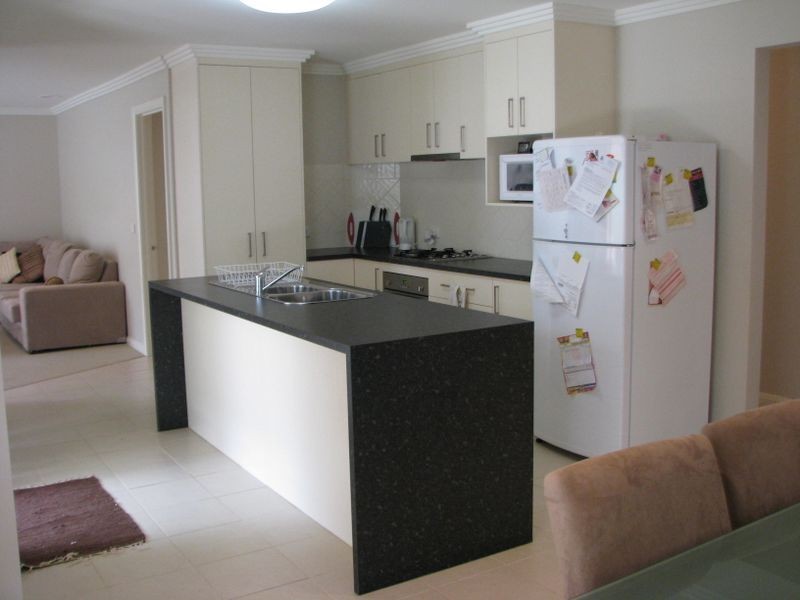 5 Quandong, Forest Hill NSW 2651