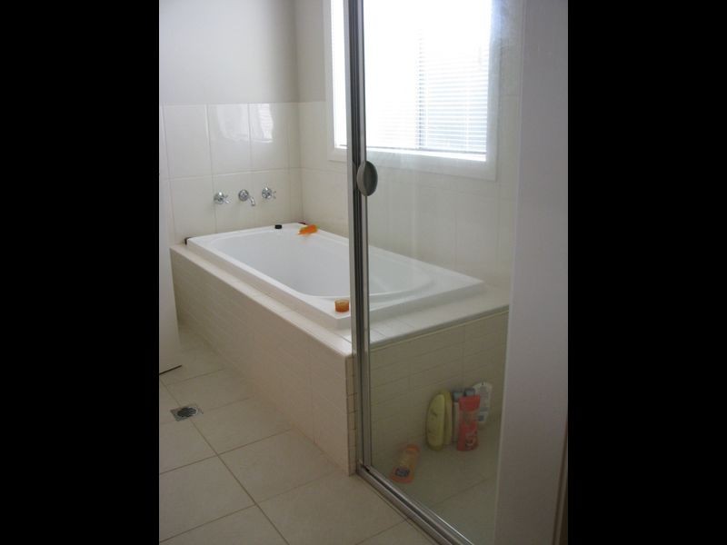 5 Quandong, Forest Hill NSW 2651