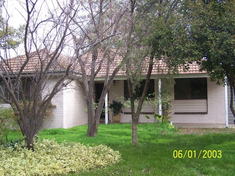 6 Maloo Crescent, Kooringal NSW 2650