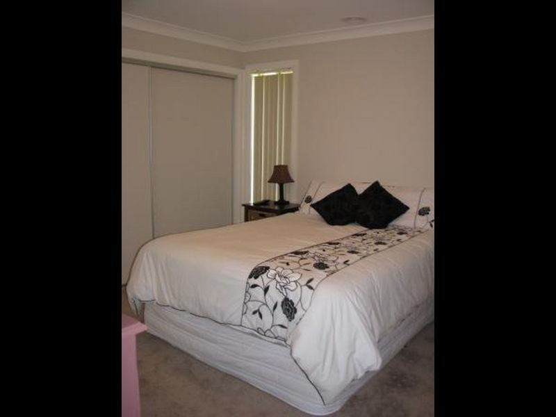 2/4 Quandong Place, Forest Hill NSW 2651