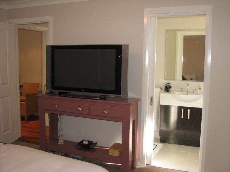 2/4 Quandong Place, Forest Hill NSW 2651