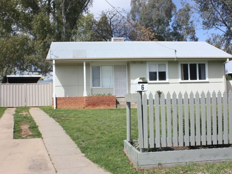 6 Townsend Place, Mount Austin NSW 2650
