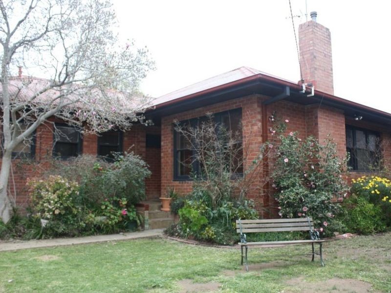 57 Heath Street, Turvey Park NSW 2650