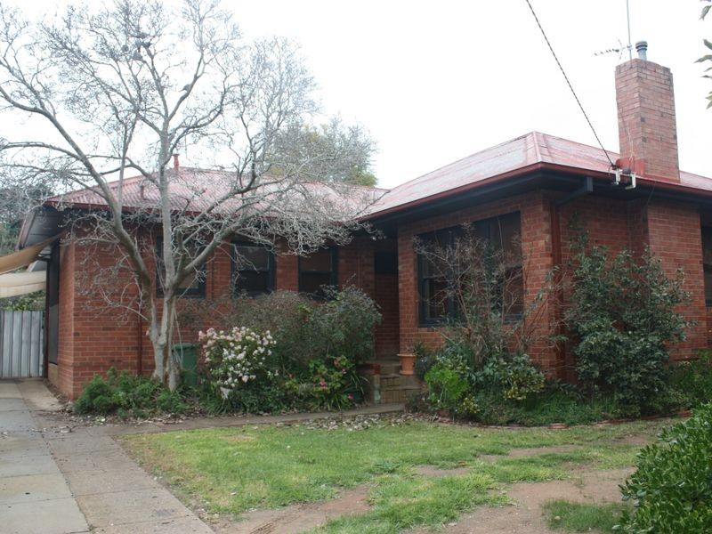 57 Heath Street, Turvey Park NSW 2650