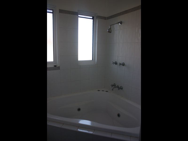 57 Heath Street, Turvey Park NSW 2650