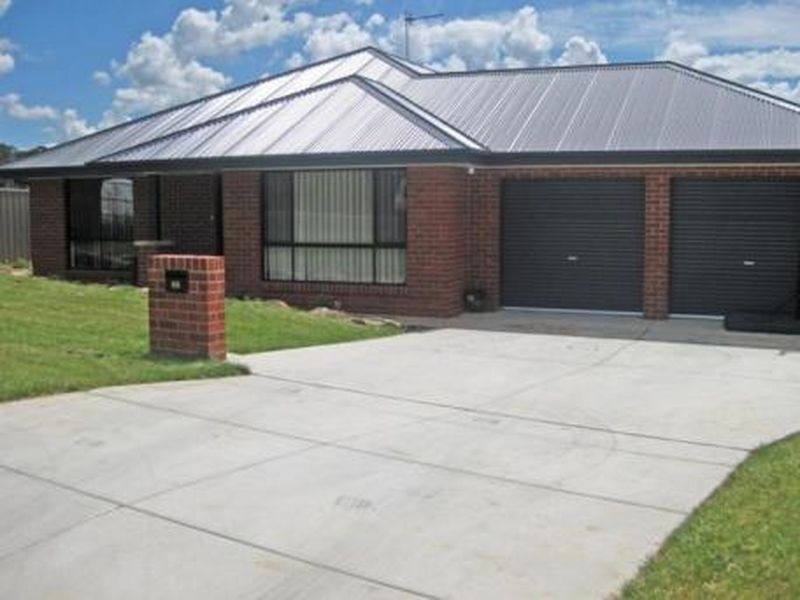 68 Kaloona Drive, Bourkelands NSW 2650