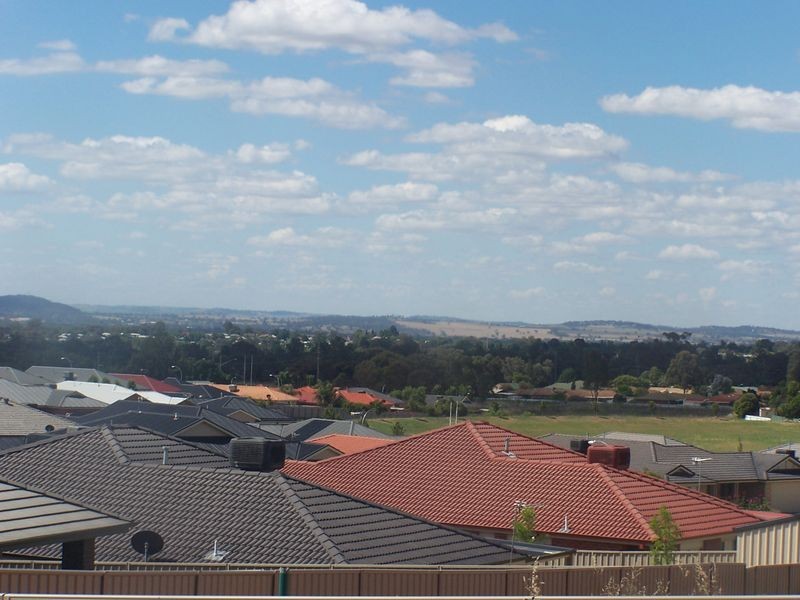 68 Kaloona Drive, Bourkelands NSW 2650